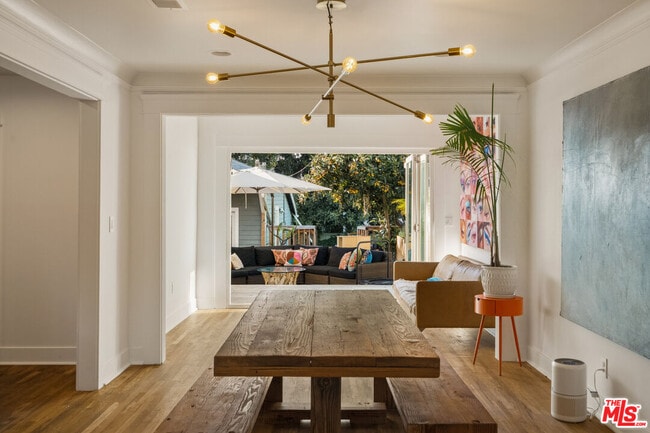 Building Photo - 6031 Mesa Ave