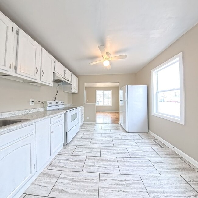 Building Photo - Cozy 2 Bedroom 1 Bathroom Home