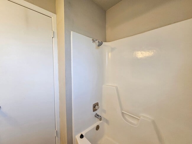 Building Photo - 3106 Trenton Dr