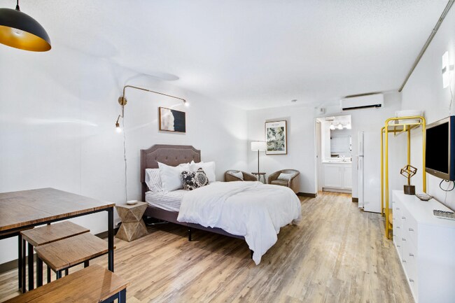 Building Photo - 2032 NE Evangeline Thruway