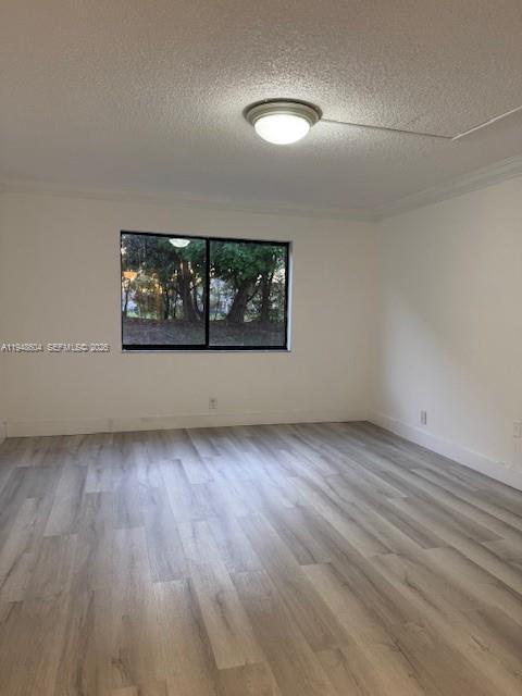 Building Photo - 321 Lakeview Dr