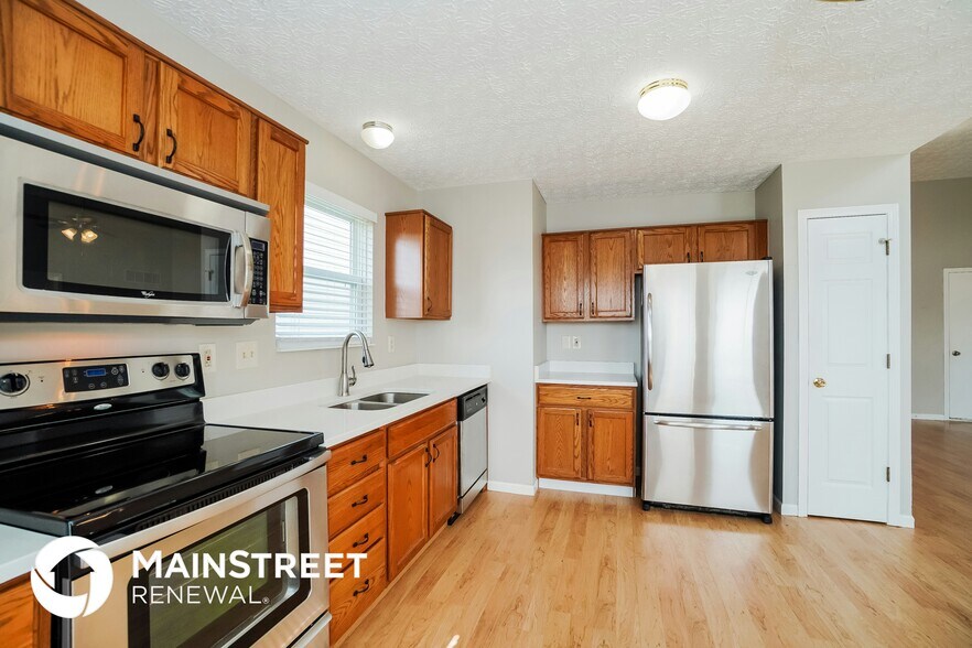 Building Photo - 2204 Brookbank Dr
