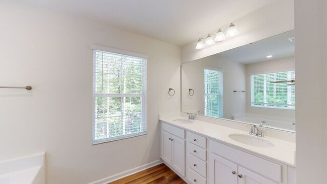 Building Photo - UPCOMING 4 bed/2.5 bath home in Salisbury