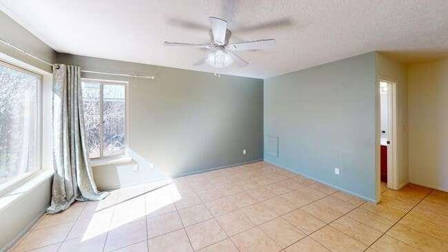 Building Photo - Gardeners dream