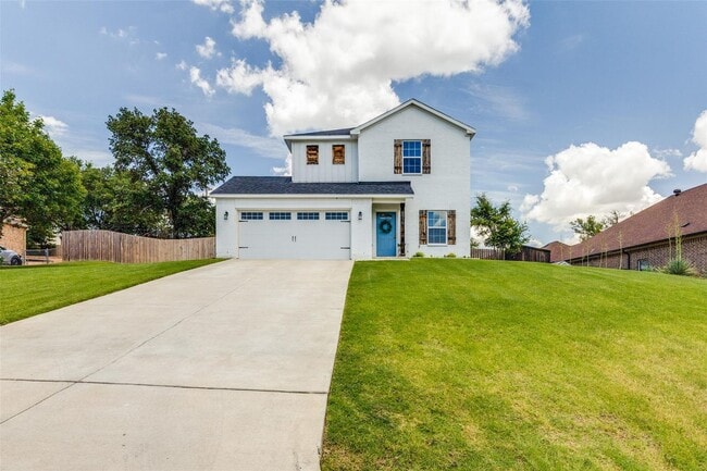 Building Photo - Beautifully Updated 3 Bed, 2.5 Bath in Pea...