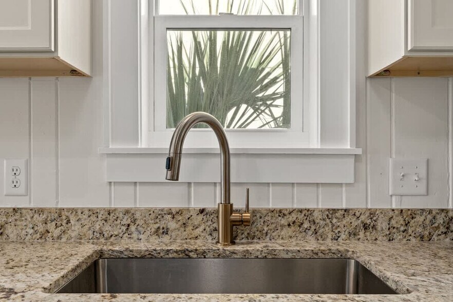 Building Photo - 9618 Beach Blvd