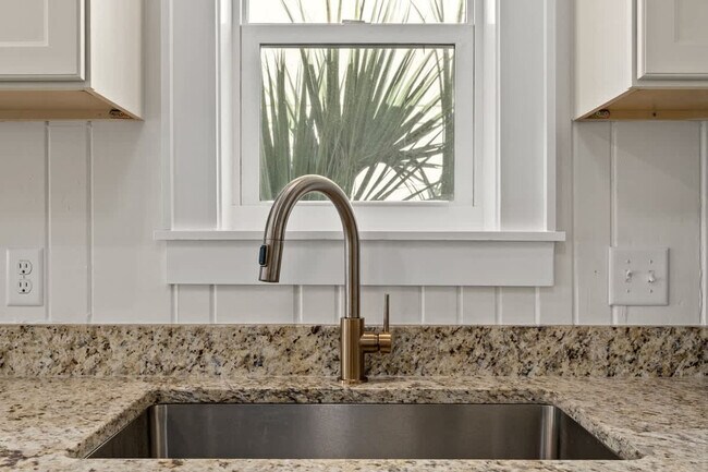 Building Photo - 9618 Beach Blvd