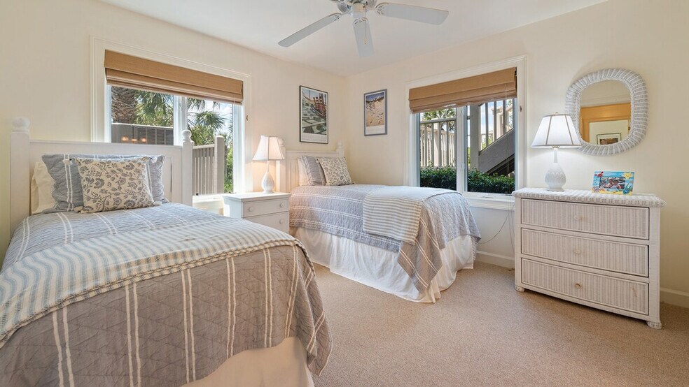 Building Photo - 321 Pioneer Loop