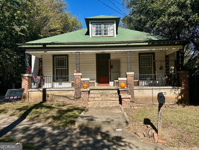 Primary Photo - 462 Cleveland Ave