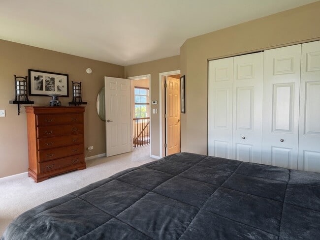 Building Photo - 2209 S Crambourne Way