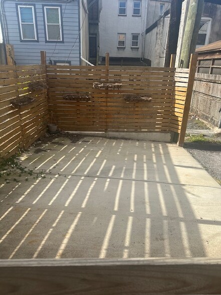 Building Photo - 1520 Byrd St