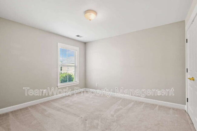 Building Photo - 1148 Dawn View Terrace