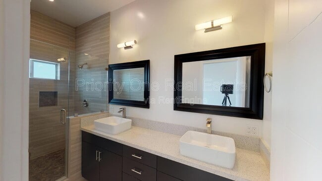 Building Photo - 3135 Hugo St