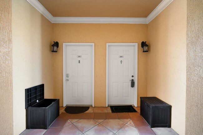 Building Photo - 2 Bedroom Condo in Tampa