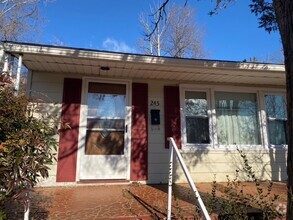 Building Photo - Charming Rental Rocky Mount