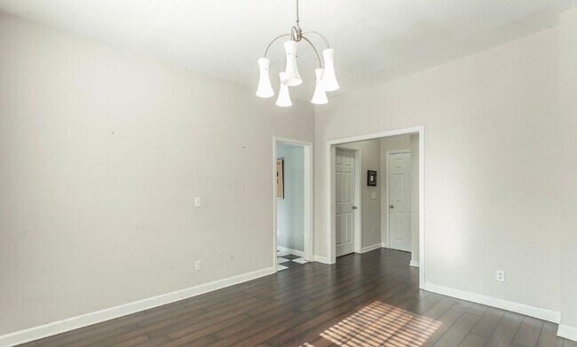 Building Photo - 815 Hamilton Ave