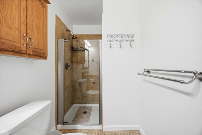 Building Photo - 2100 Commonwealth St