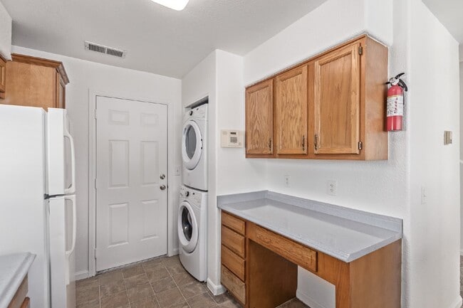 Building Photo - 1080 S Walden Way