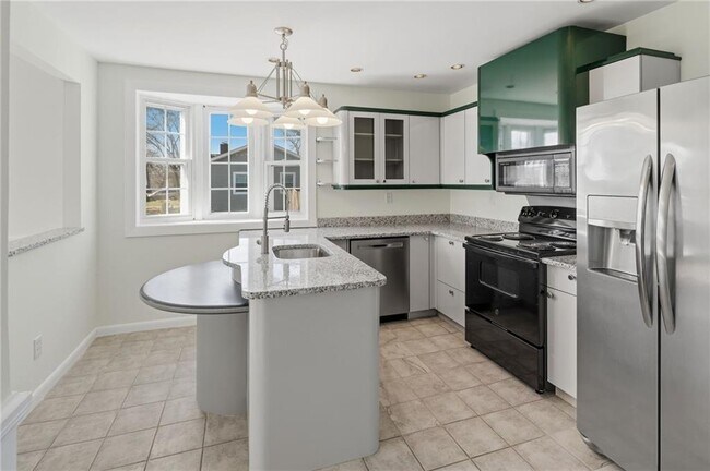 Building Photo - 21 Earlham Way