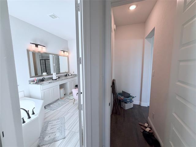 Building Photo - 516 William Ct