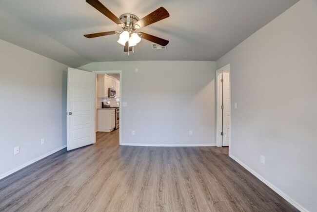 Building Photo - 1/1 Duplex Near TU With Large Fenced Yard!
