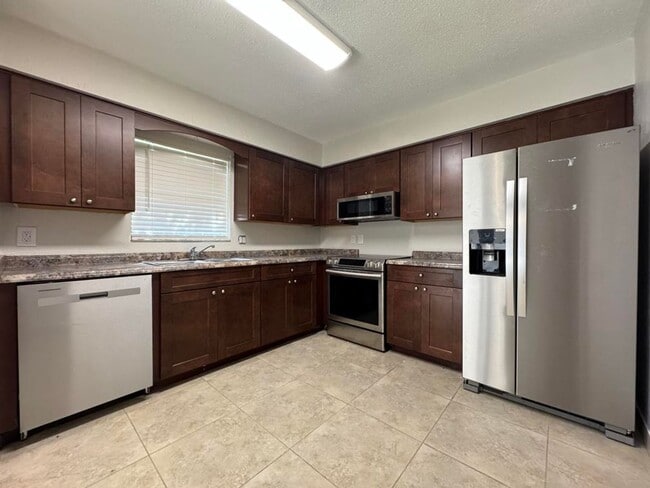 Building Photo - 2/1 Duplex in Holly Hill