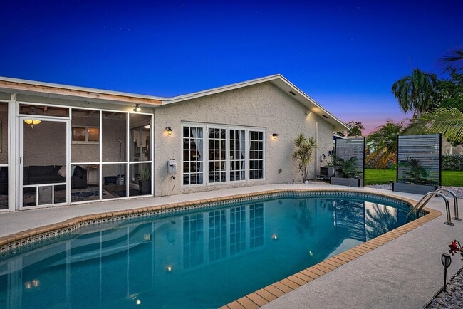 Building Photo - 3931 Flag Dr