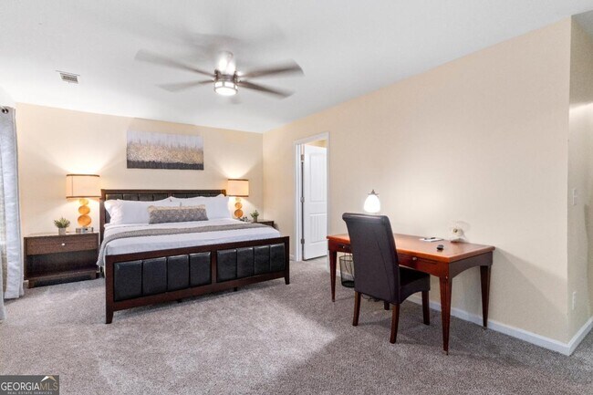 Building Photo - 2896 S Hills