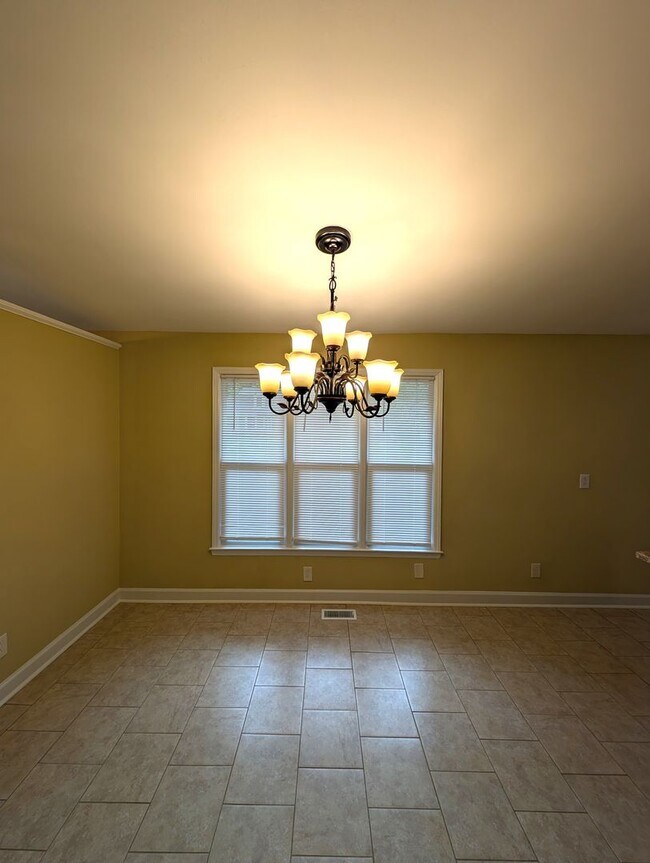 Building Photo - Shannon Park ! 3 Bedroom!  100% Upgraded
