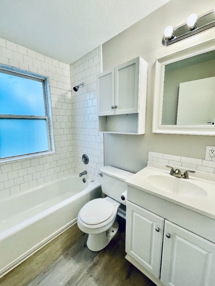 Building Photo - 1405 E 133rd St