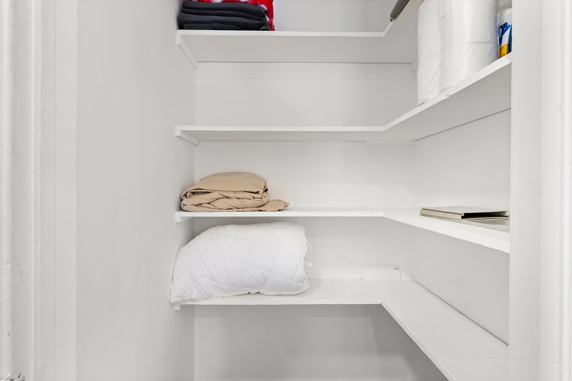 Building Photo - 8413 Kittyhawk Ave