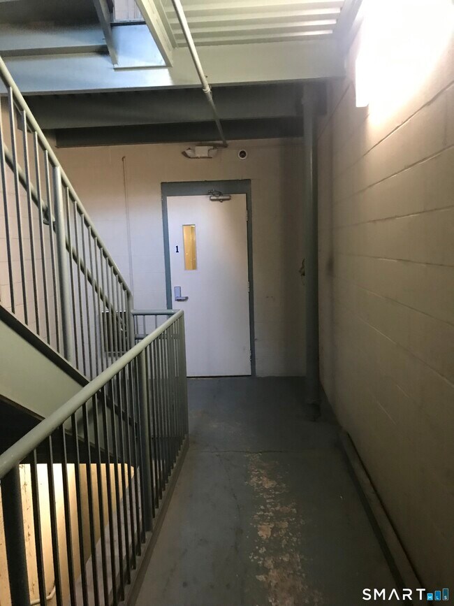 Building Photo - 740 Mix Ave