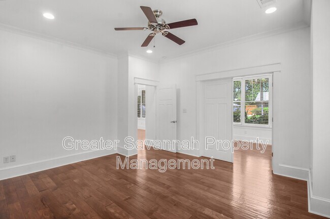 Building Photo - 419 E 54th St