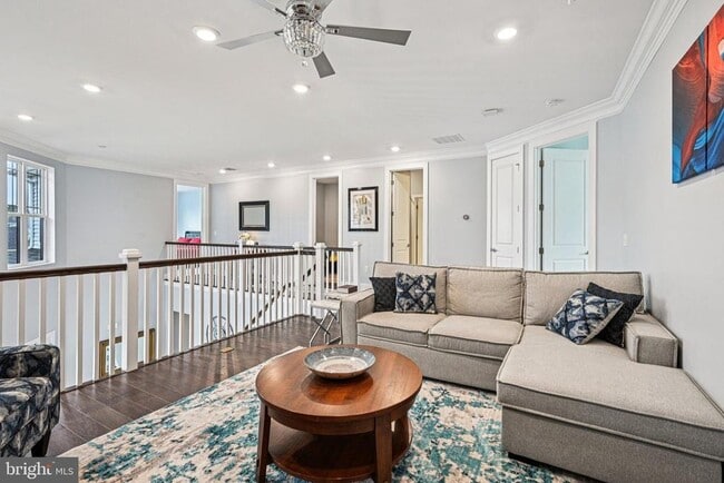 Building Photo - 42 Dogleg Ln
