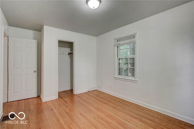 Building Photo - 5043 Boulevard Pl