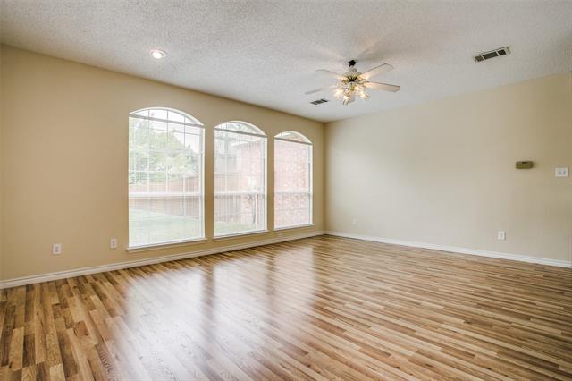 Building Photo - 1404 Honey Locust Dr