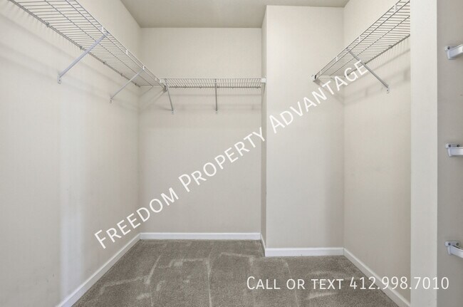 Building Photo - 412 Olive Ln