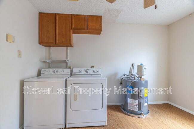 Building Photo - 13923 Grove Patch