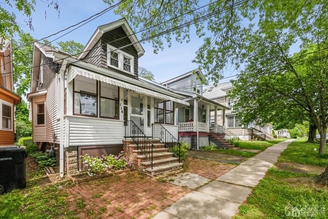 Building Photo - 114 S 5th Ave