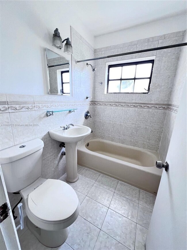 Building Photo - 2101 SW 81st Ave
