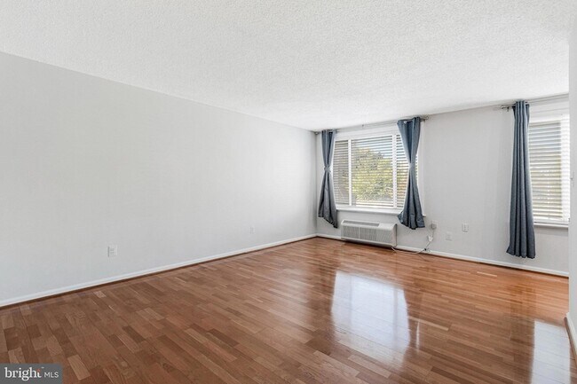 Building Photo - 1730 Arlington Blvd