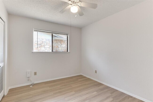Building Photo - 11407 Barrington Way