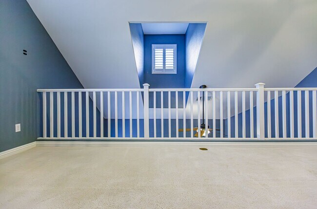 Building Photo - Queensridge Home