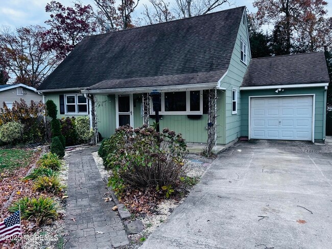 Building Photo - 891 Raleigh Dr