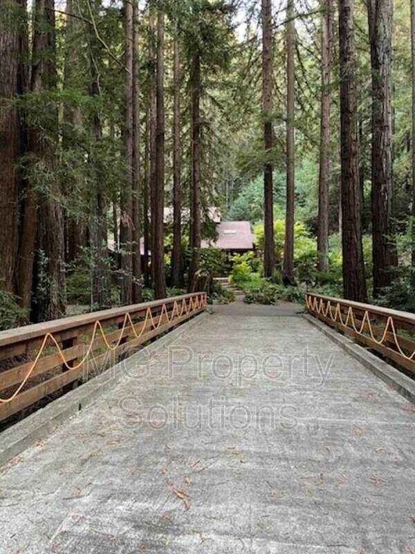 Building Photo - 7079 Lucas Valley Rd