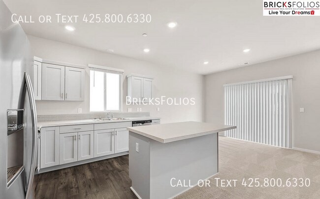 Building Photo - Soothing Retreat in Stunning Bremerton
