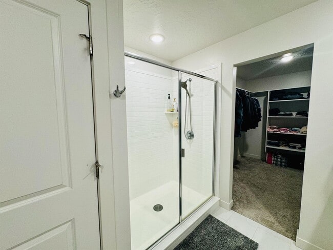 Building Photo - 2687 N Snowberry Dr