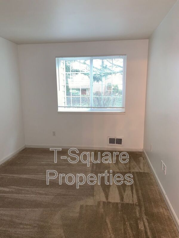 Building Photo - 14200 NE 171st St