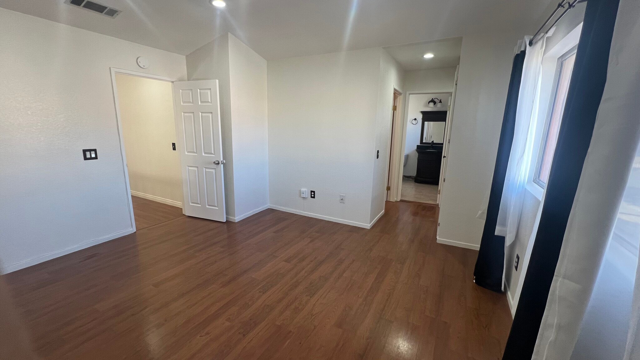 Master Badroom - 38238 La Loma Ave