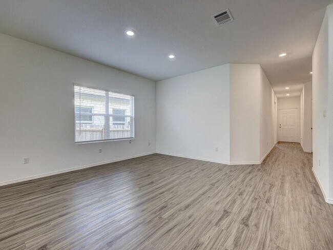 Building Photo - 1629 Brueggerhoff Rd